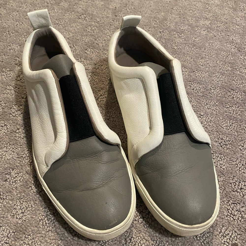 VINCE slip on sneaker
